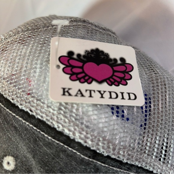 KATYDID Women’s Dark Gray and Light Gray Mesh Back Trucker Hat OS - Picture 6 of 7